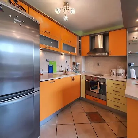 просторна всекидневна и спалня Apartamento