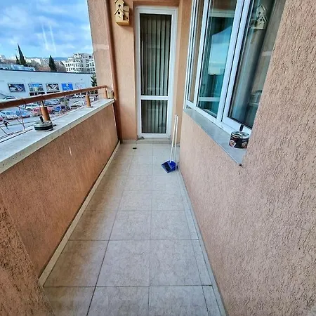 Apartamento просторна всекидневна и спалня